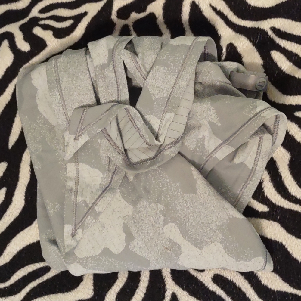Lululemon All You Need scarf